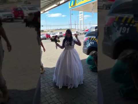 PRF socorre noiva que quase perdeu o próprio casamento por estar com o carro quebrado na BR 020