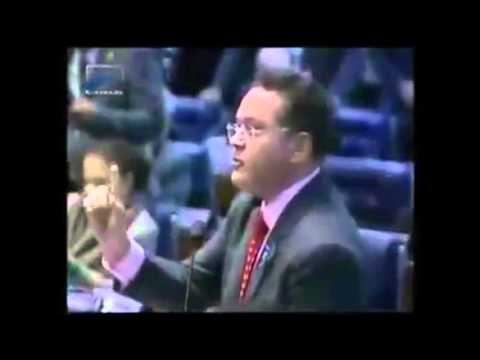 Resposta de Roberto Rocha a internauta repercute em redes socias